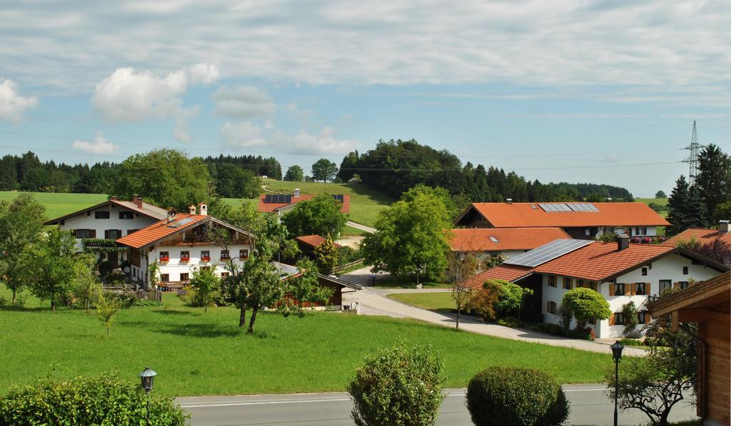 Hôtel Landgasthof Goldener Pflug à Frasdorf Extérieur photo